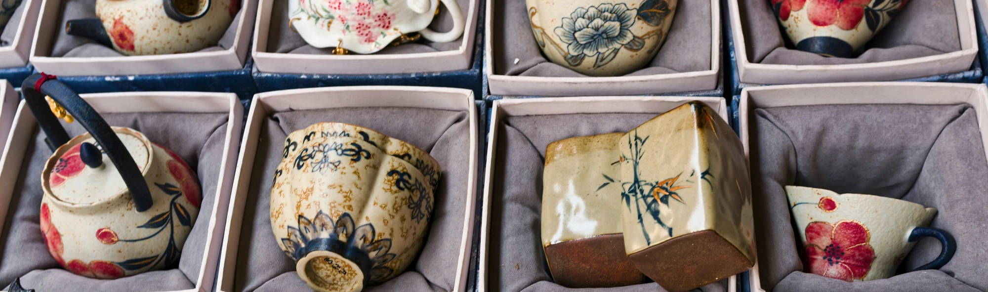 Тактильный уют: керамика, текстиль и арт-объекты как лучший подарок на 8 марта