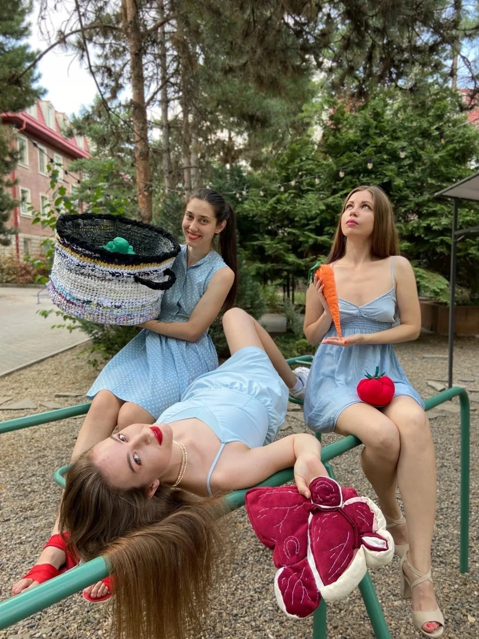 Интервью с Художественным кооперативом «БУСИНКИ»