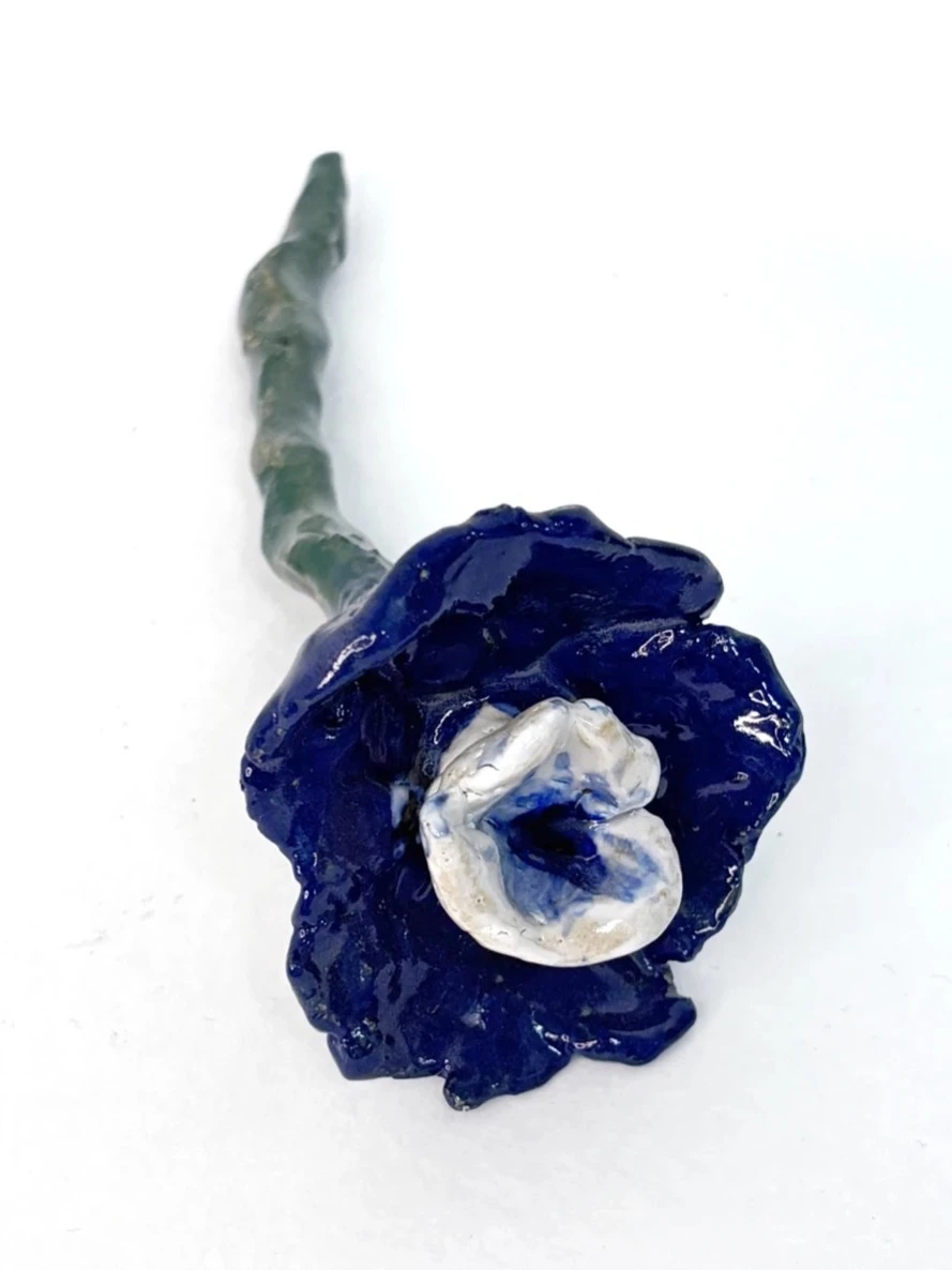 Искусство, которое помещается в ладони: мини-керамика как главный арт-тренд