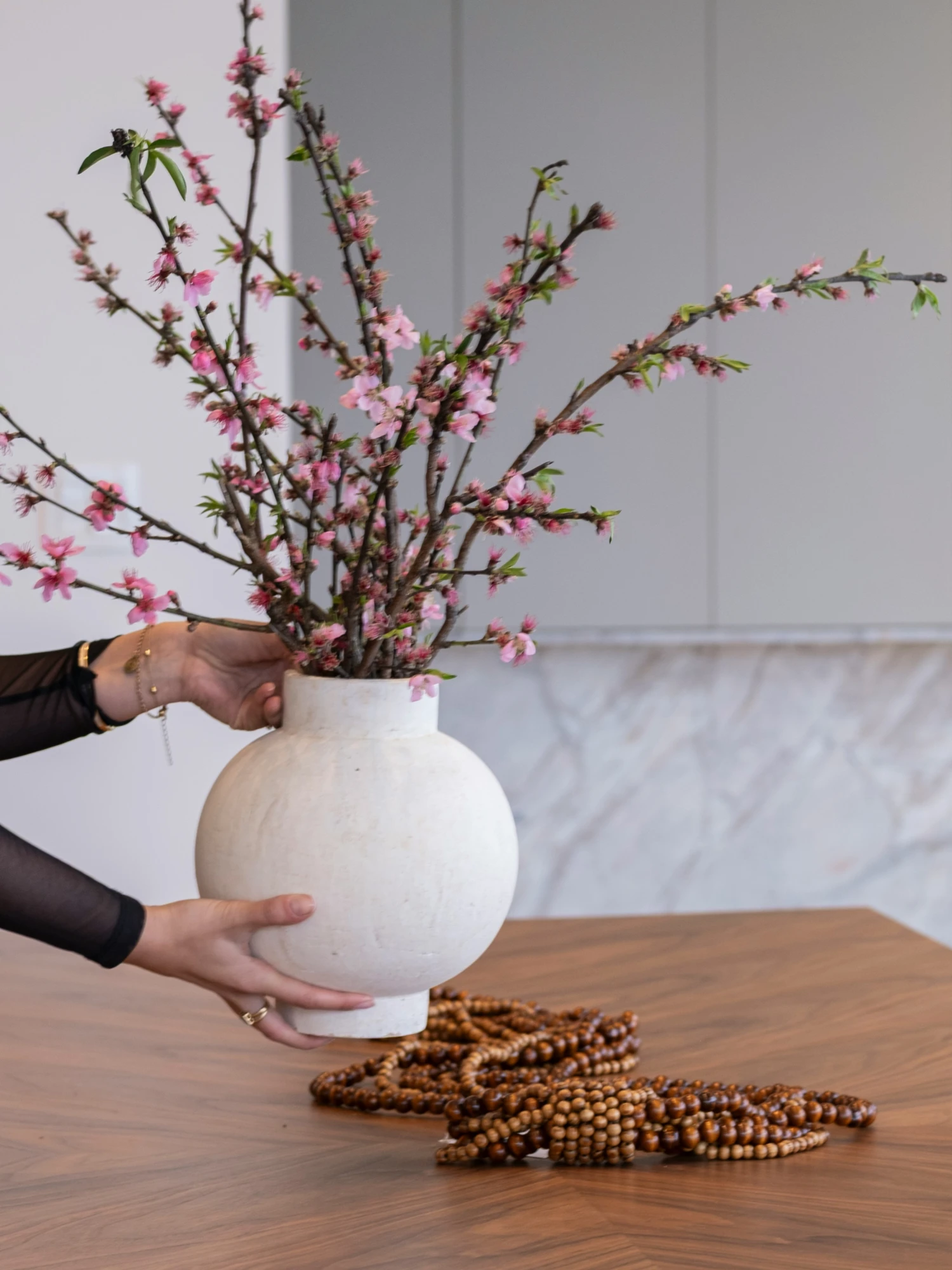 Весеннее обновление без ремонта: как арт-подарки к 8 марта меняют настроение дома